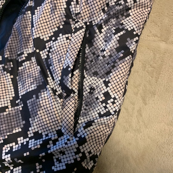 Reversible Lululemon vest - Picture 6 of 9